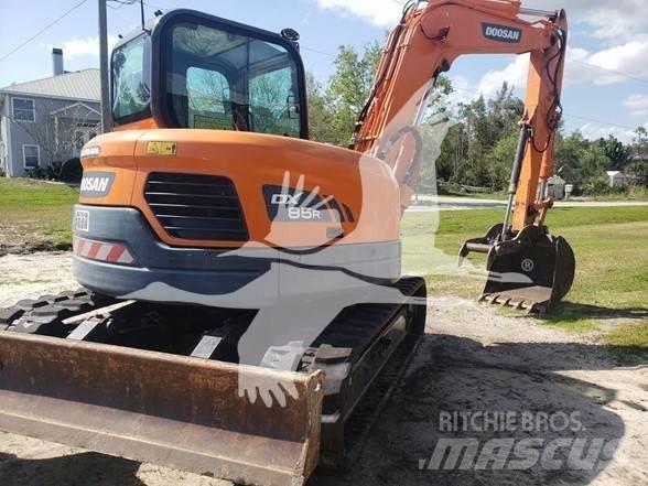 Doosan DX85R-3 Гусеничні екскаватори