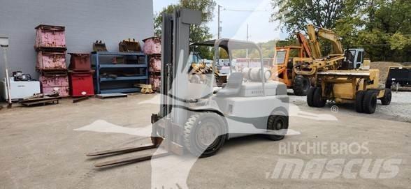 Hyster H80C Дизельні навантажувачі