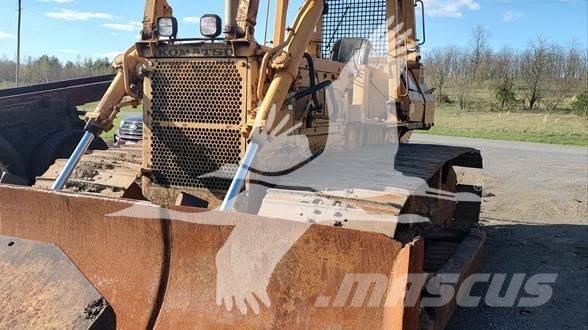 Komatsu D65P-7 Гусеничні бульдозери