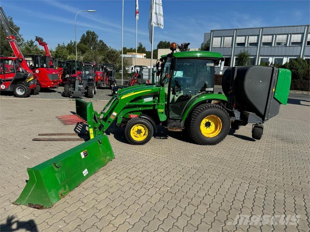 John Deere 3720 Трактори