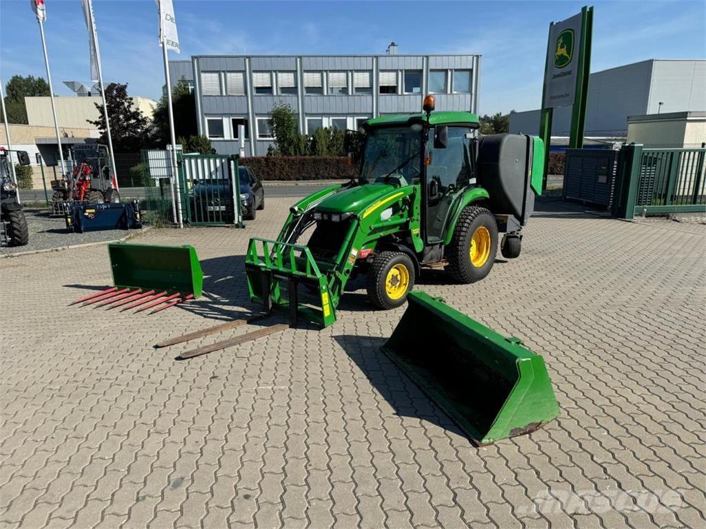 John Deere 3720 Трактори