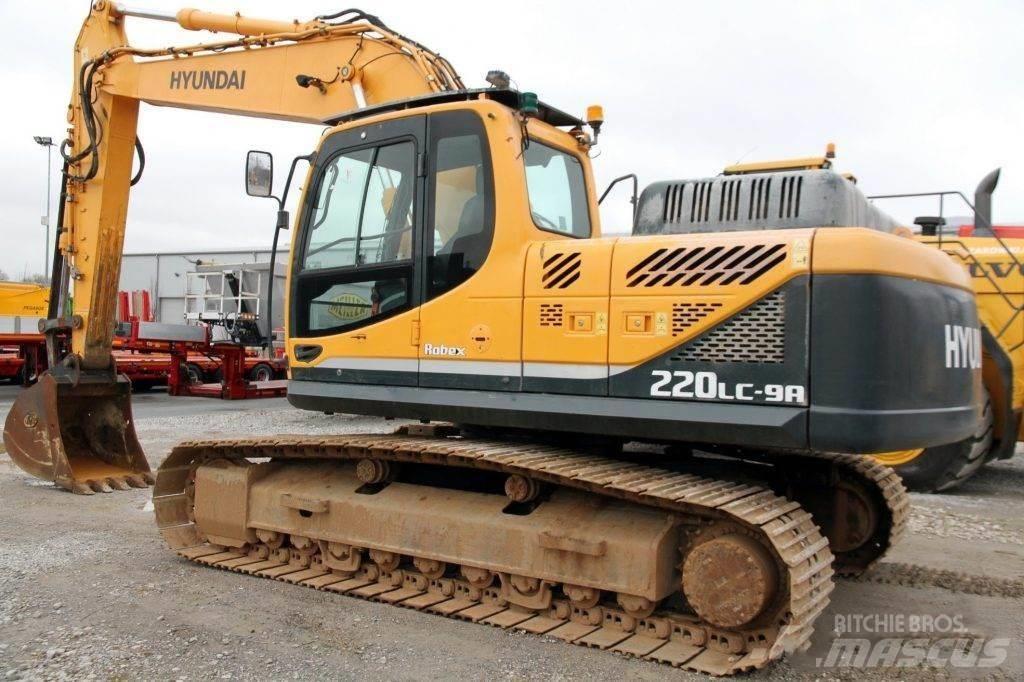 Hyundai Robex 220 LC Гусеничні екскаватори