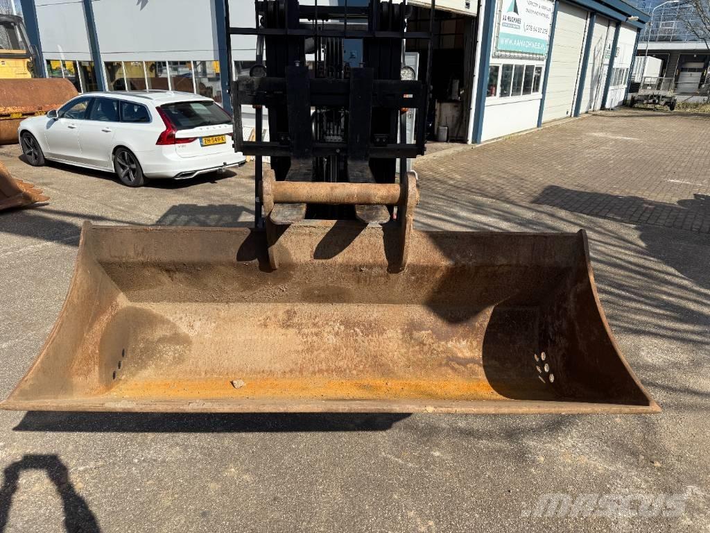 Komatsu HB 215 LC-2 Гусеничні екскаватори