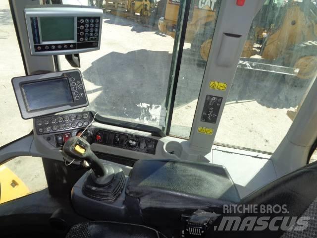 CAT 938M Фронтальні навантажувачі
