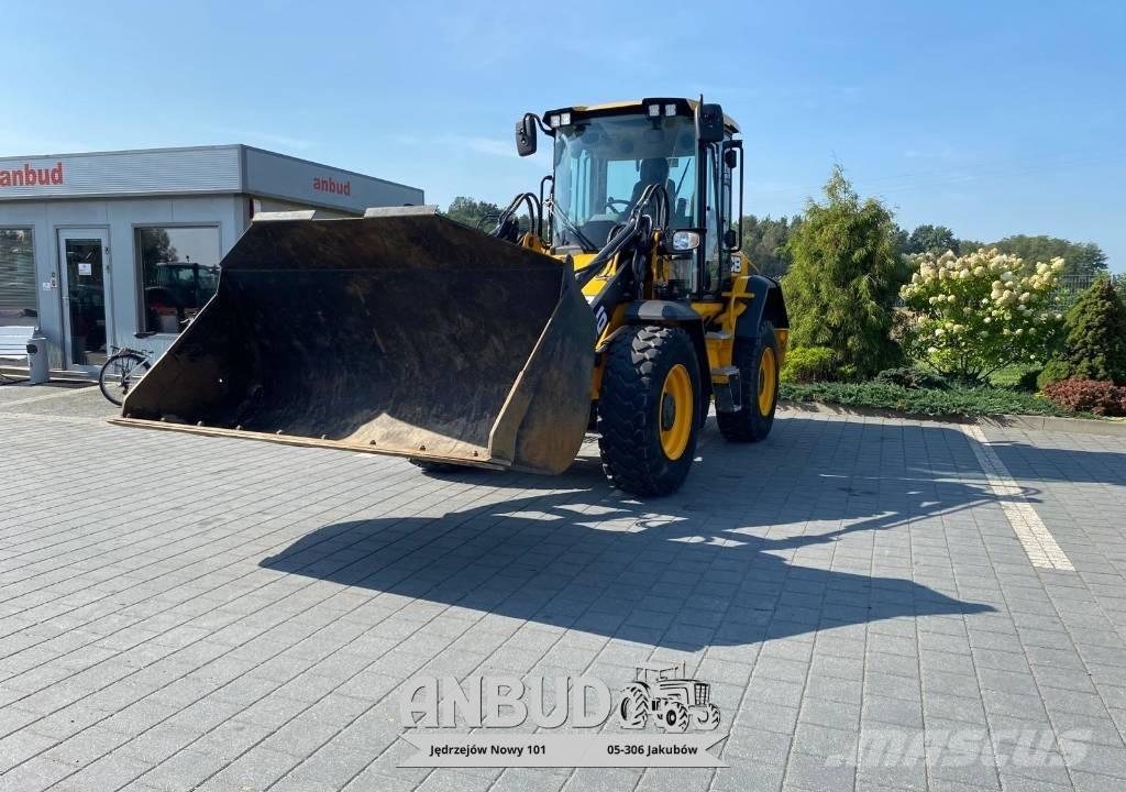 JCB 411 HT Фронтальні навантажувачі