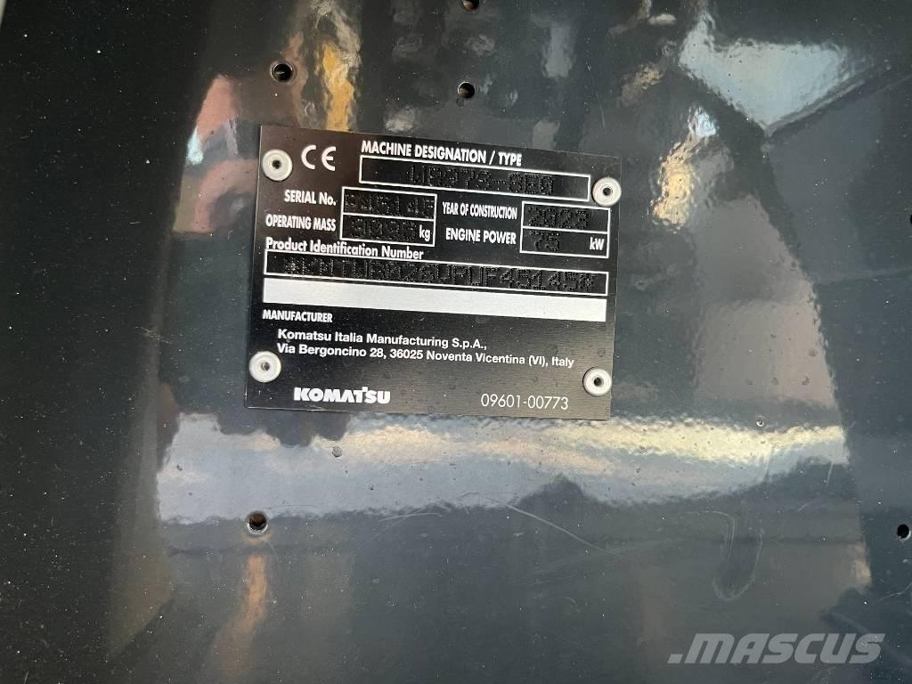 Komatsu WB 97 S-8 Екскаватори-навантажувачі