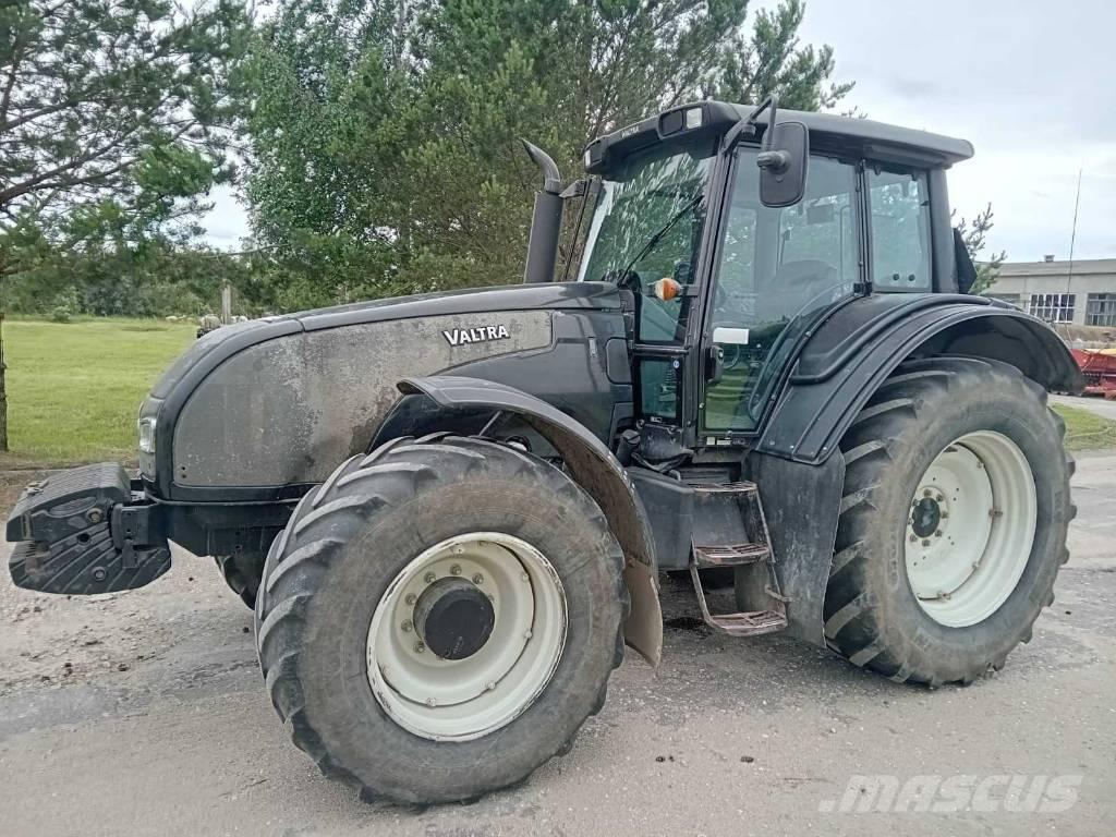 Valtra T 171 Трактори