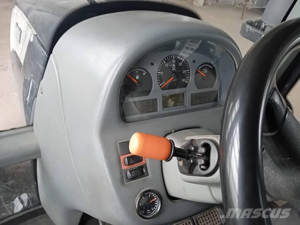 Valtra T 171 Трактори