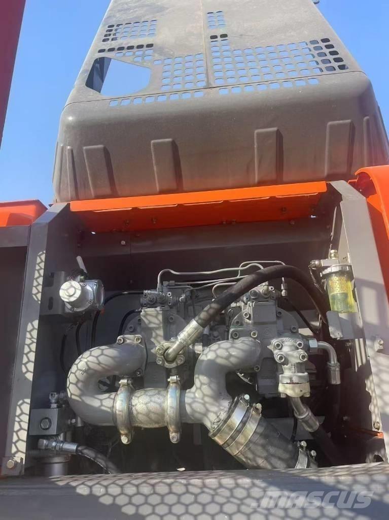 Hitachi ZX 350 Гусеничні екскаватори
