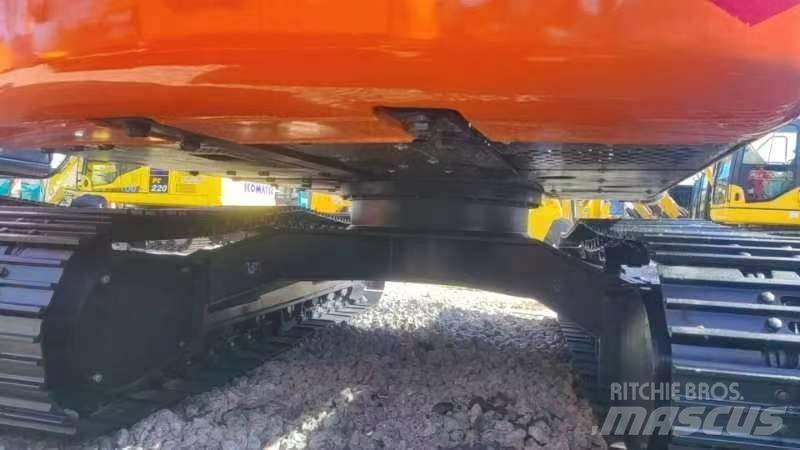 Hitachi ZX 120 Гусеничні екскаватори