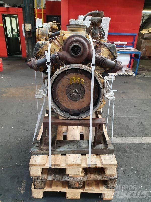 CAT 3208T Двигуни