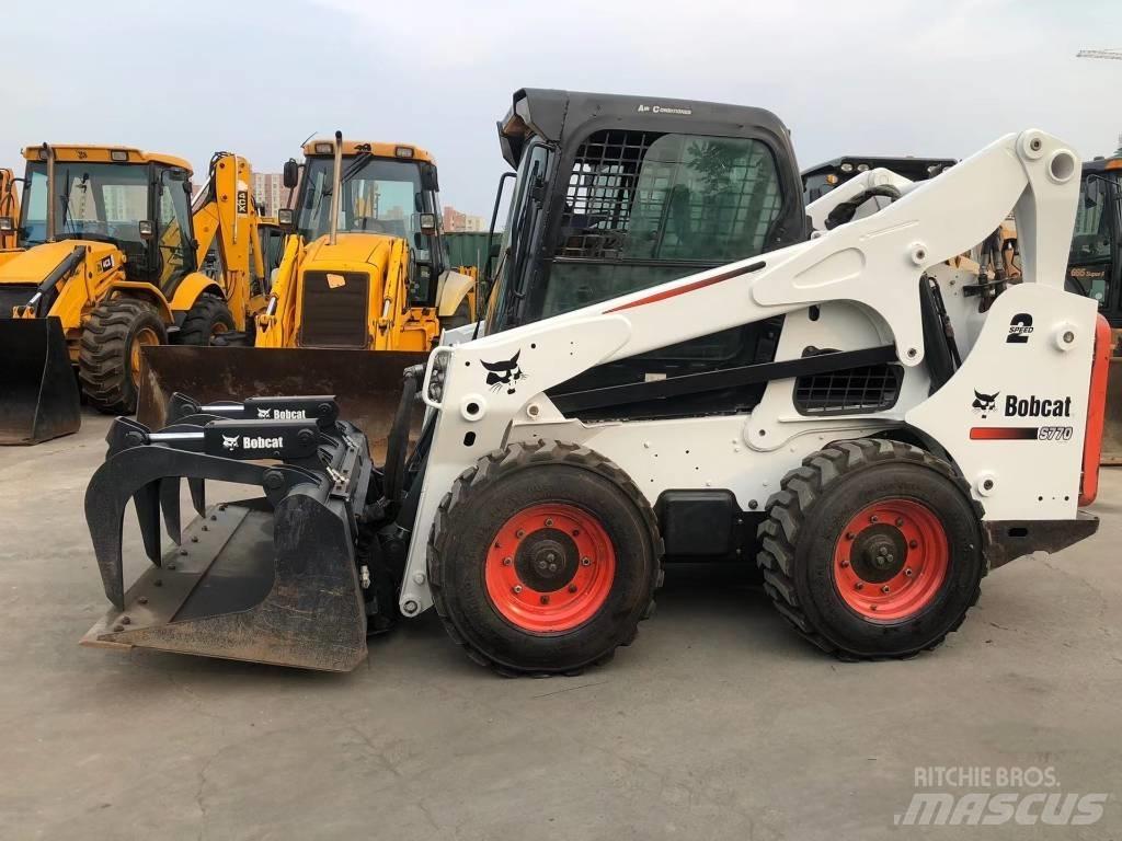 Bobcat S770 Міні-навантажувачі