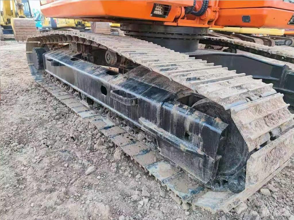 Doosan 225 Гусеничні екскаватори