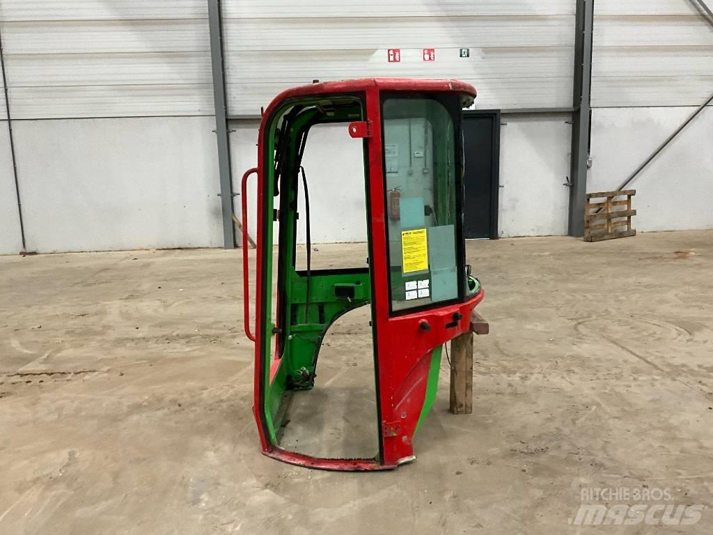Yanmar Vio 20 / vio 25 Кабіна