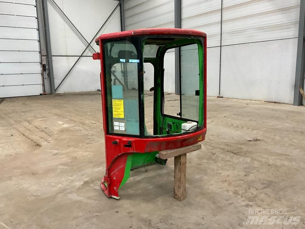 Yanmar Vio 20 / vio 25 Кабіна