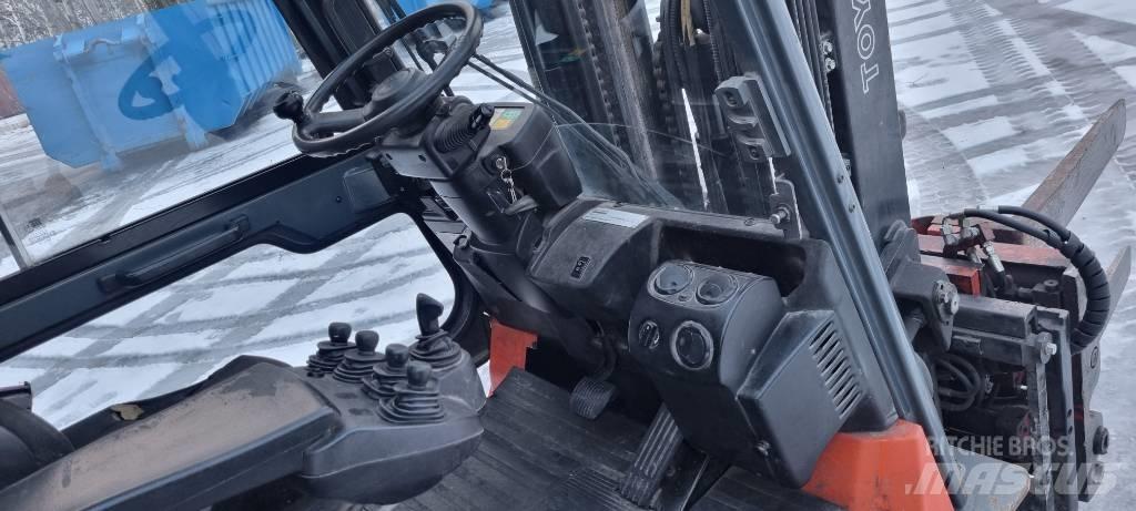 Toyota 7 FBMF 30 Електронавантажувачі