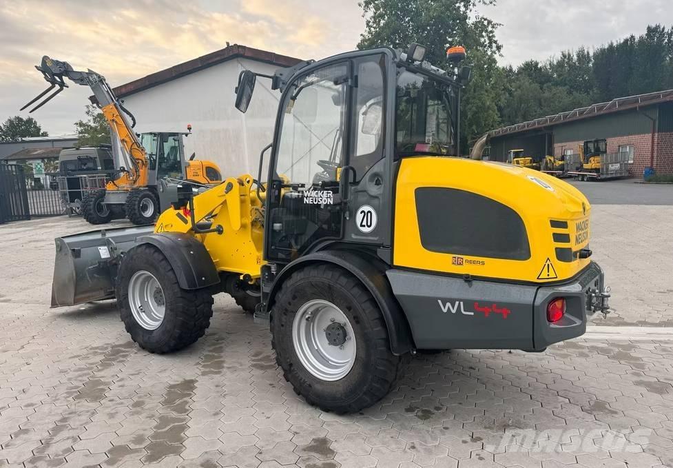 Wacker Neuson WL 44 Фронтальні навантажувачі