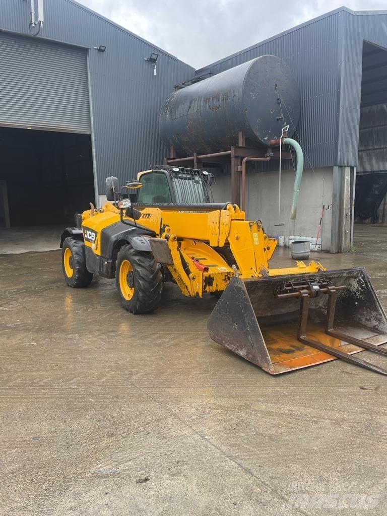 JCB 535 V 140 Телескопічні навантажувачі