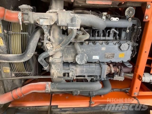 Doosan DX 225 LC-3 Гусеничні екскаватори