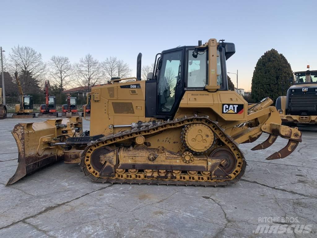 CAT D 6 N XL Гусеничні бульдозери