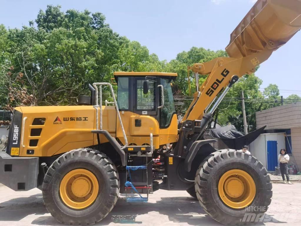 SDLG 958F Фронтальні навантажувачі
