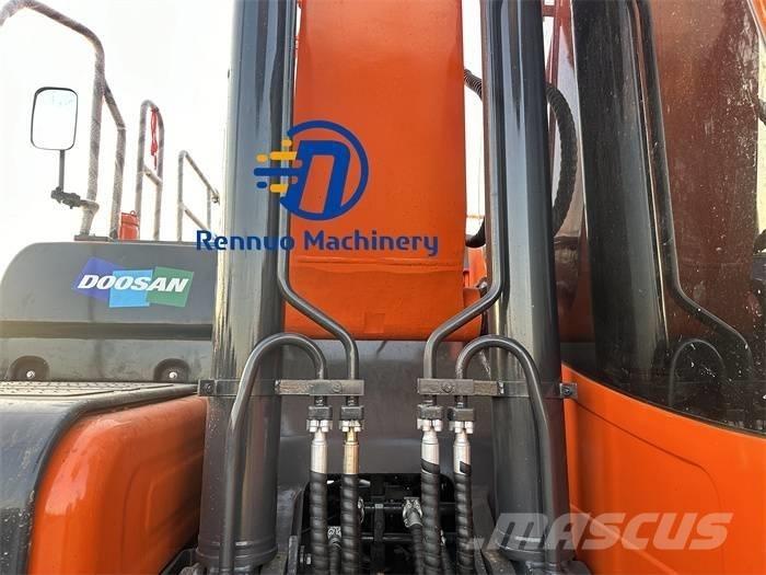 Doosan DX 300LC-9C Гусеничні екскаватори