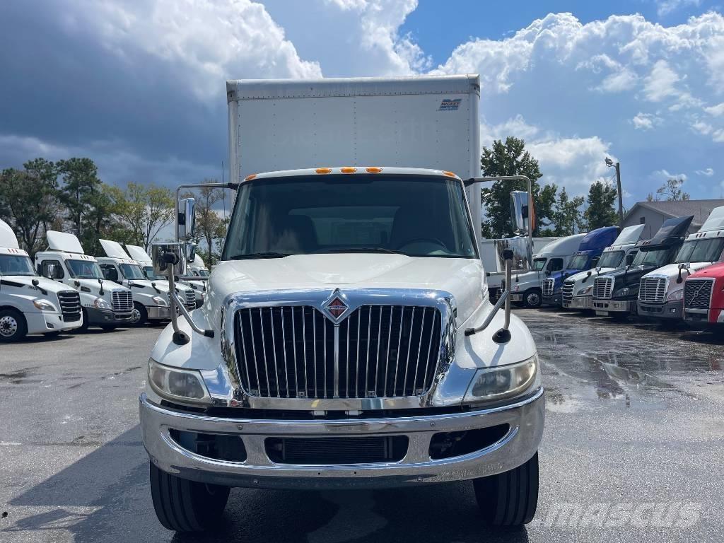 International 4300 Фургони