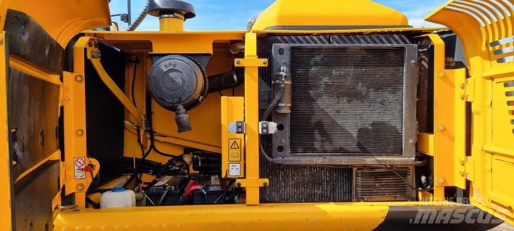 JCB JS 220 LC Гусеничні екскаватори