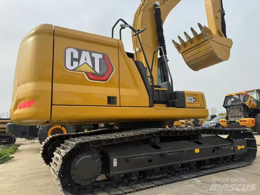 CAT 323GC Гусеничні екскаватори