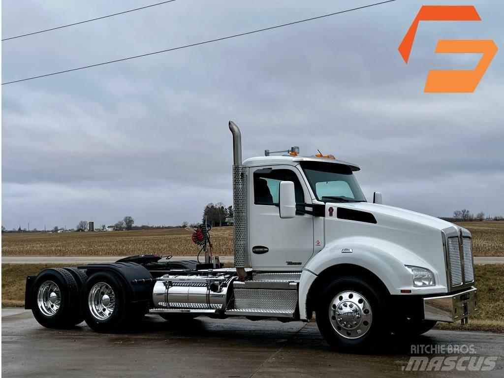 Kenworth T 880 Тягачі
