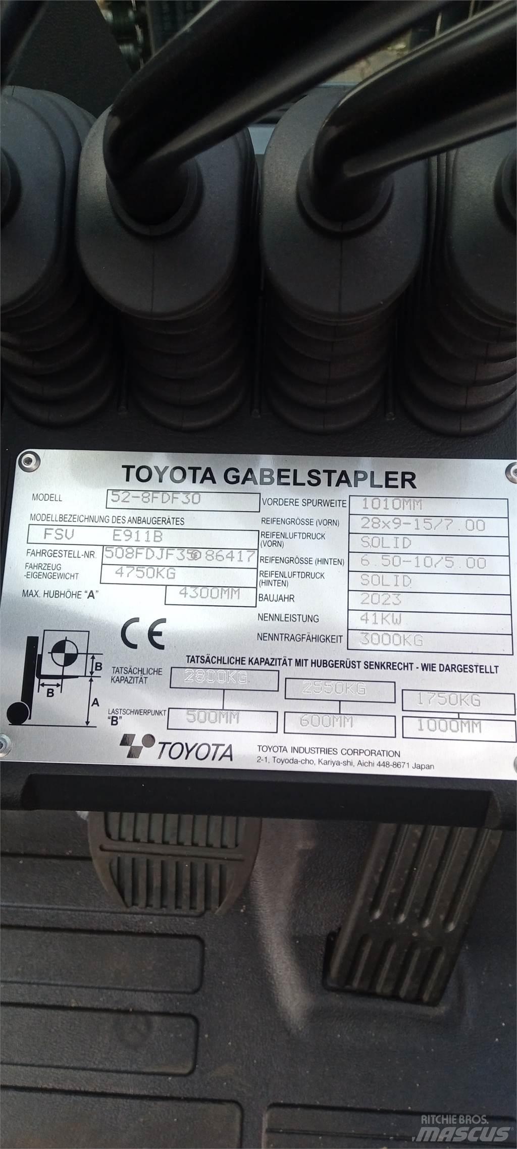 Toyota 52-8FDF30 Дизельні навантажувачі