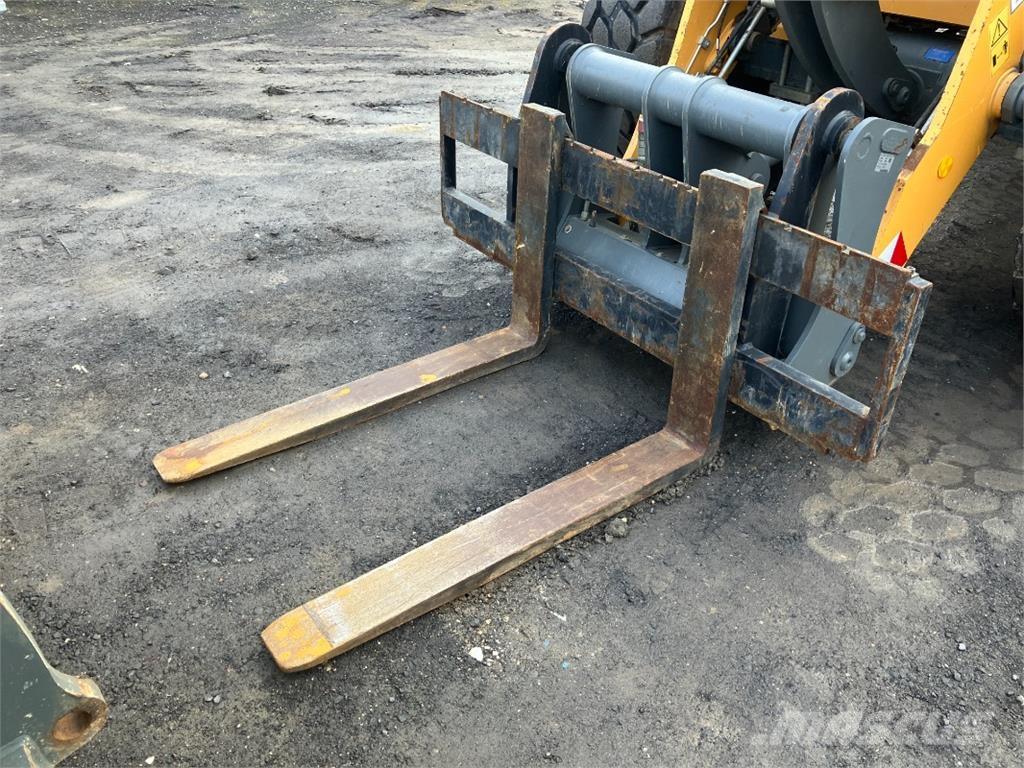 Liebherr L526 Фронтальні навантажувачі