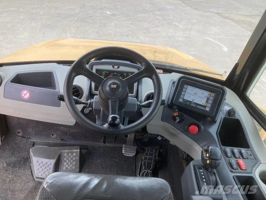 CAT 745 Зчленовані самоскиди