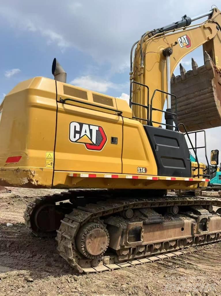 CAT 374 Гусеничні екскаватори