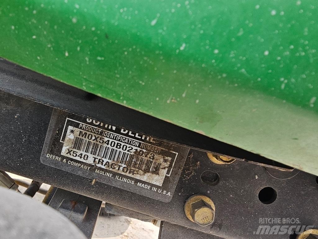 John Deere X 540 Трактори