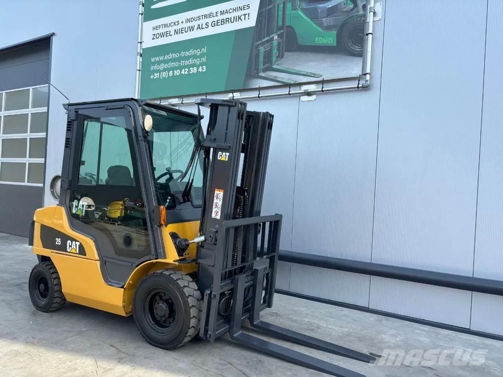 CAT GP25N Heftruck Газові навантажувачі