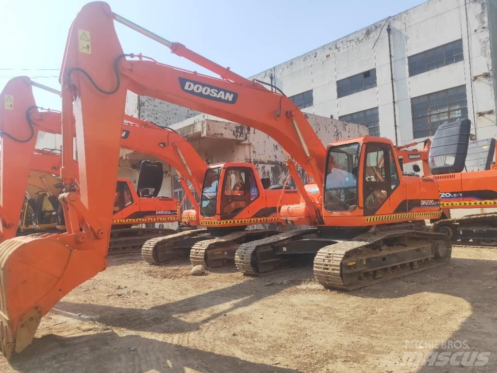 Doosan DH220LC-7 Гусеничні екскаватори