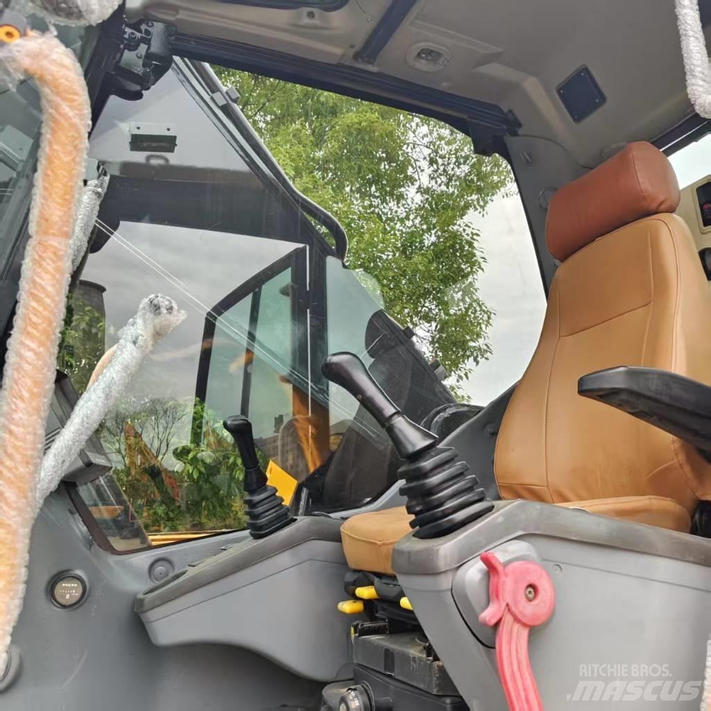 Volvo EC 380 Гусеничні екскаватори