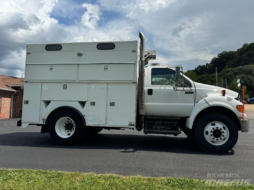 Ford F 650 Пікапи / Бічне розвантаження
