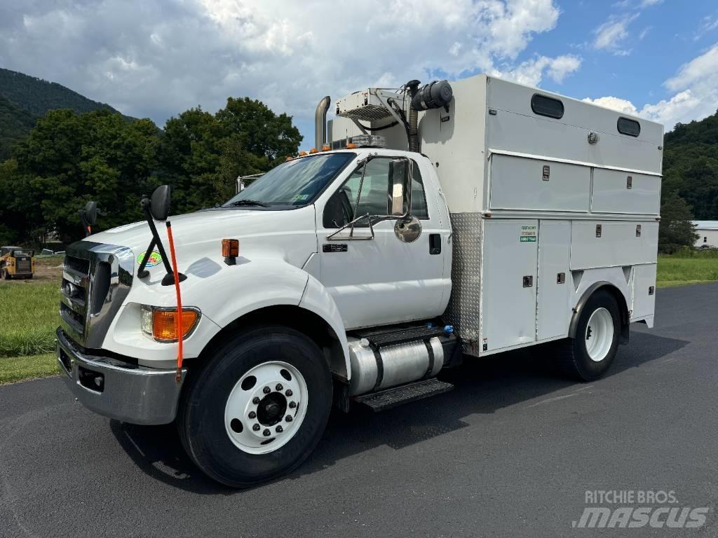 Ford F 650 Пікапи / Бічне розвантаження