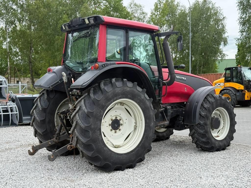 Valtra T 161 Трактори