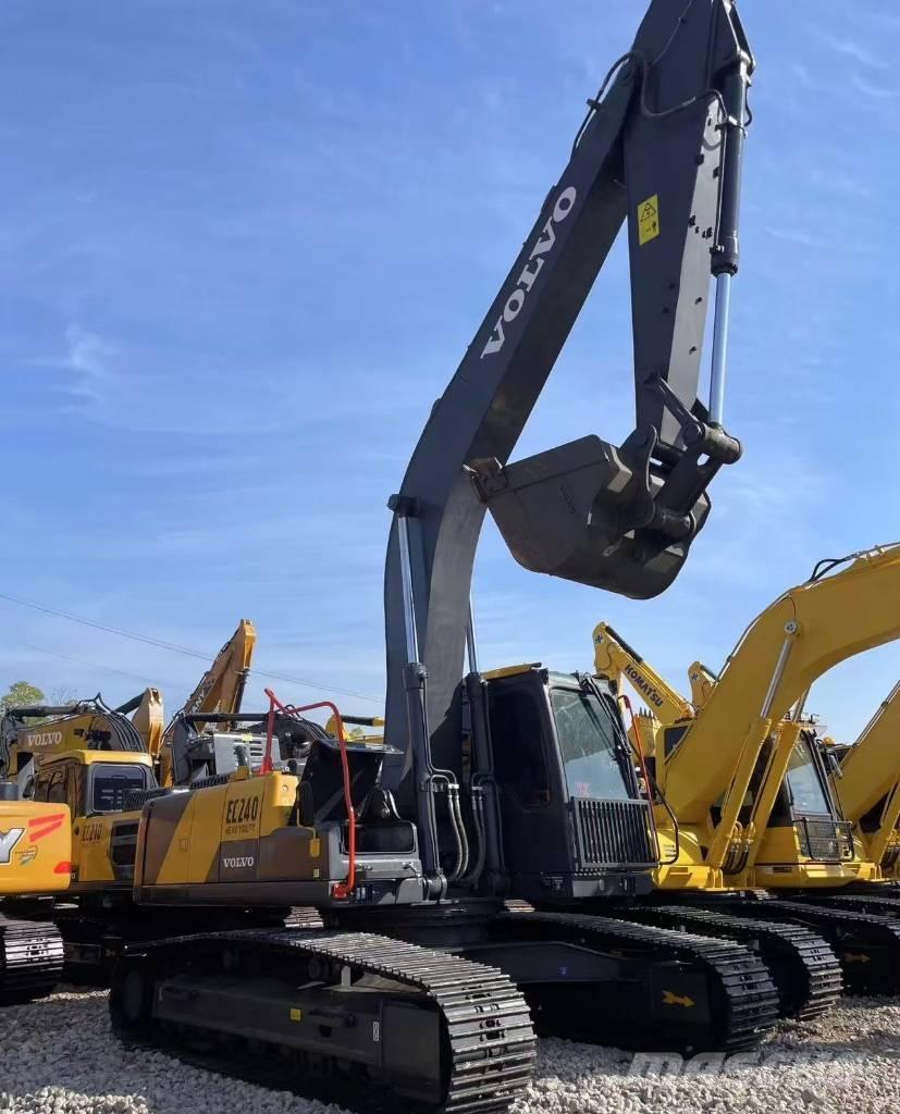 Volvo EC 240 Гусеничні екскаватори