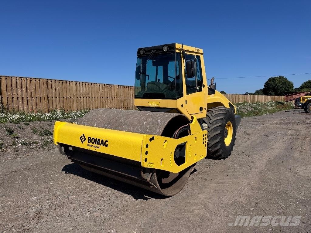 Bomag BW 213 D H-4 Грунтові котки