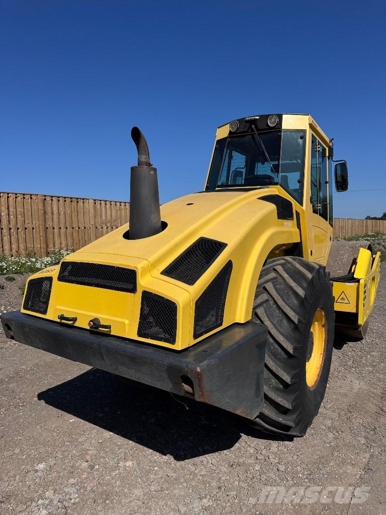 Bomag BW 213 D H-4 Грунтові котки