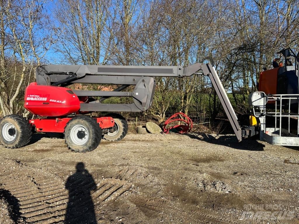 Manitou 200 ATJ Колінчаті підйомники
