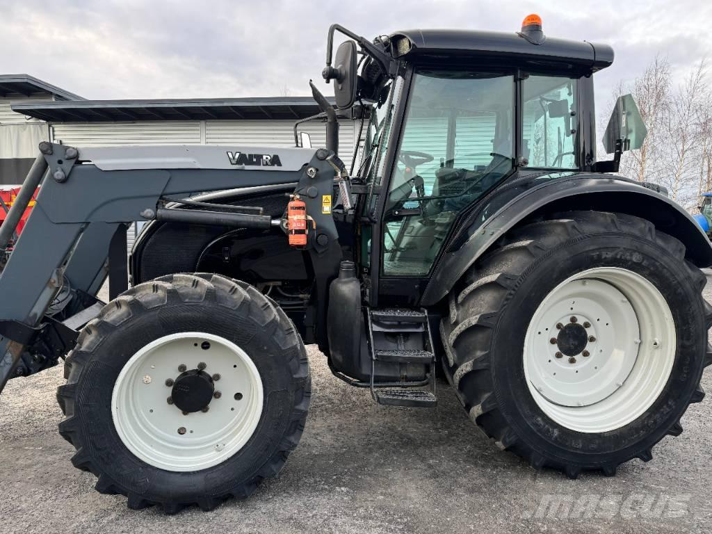 Valtra C 130 Трактори