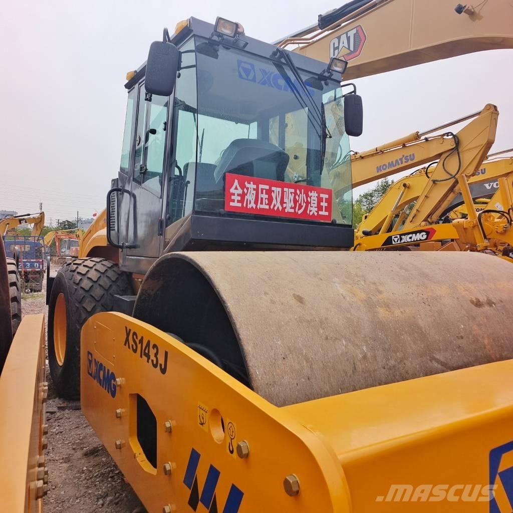 XCMG XS143J Грунтові котки
