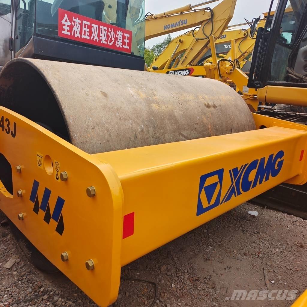 XCMG XS143J Грунтові котки