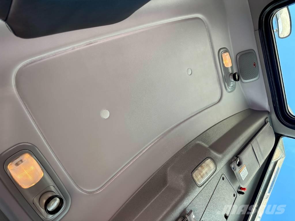 Peterbilt 389 Тягачі