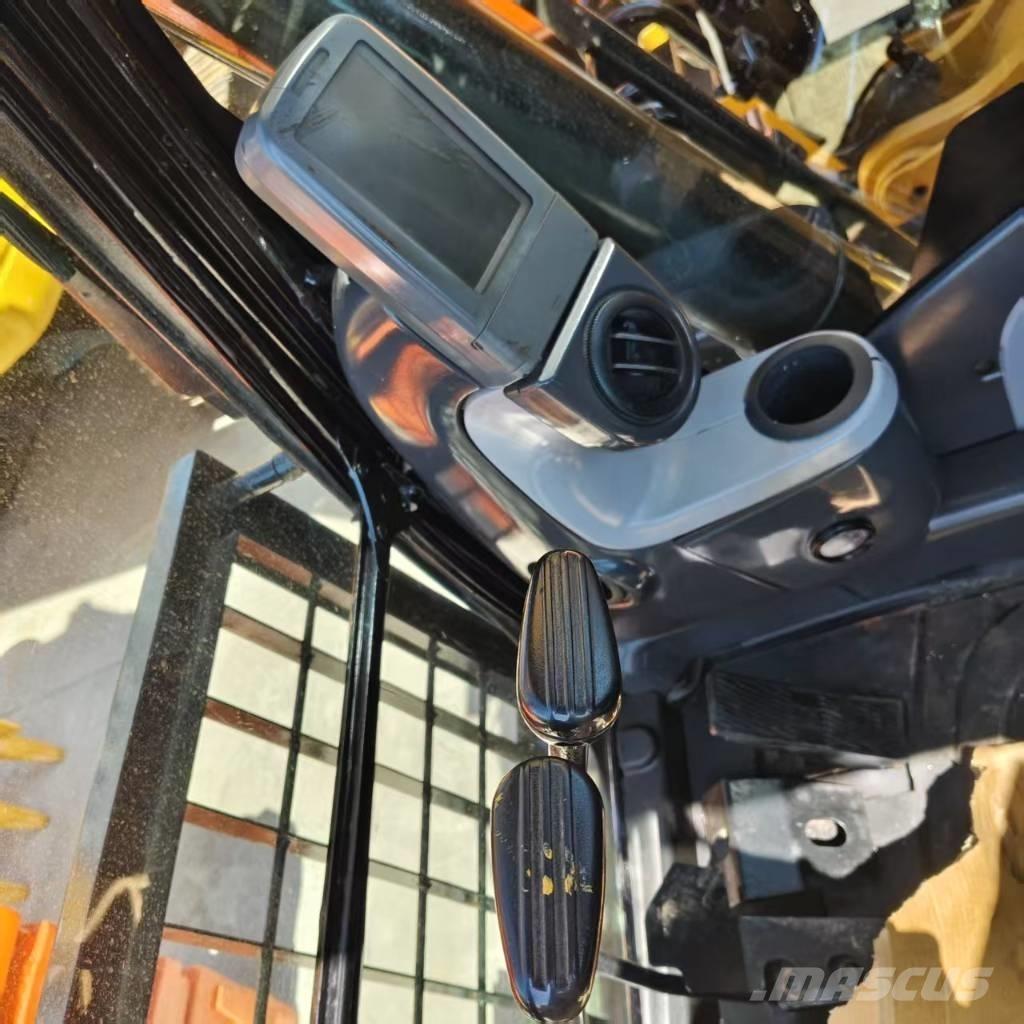 CAT 320 D Гусеничні екскаватори